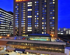Khách sạn Sheraton Hamilton Hotel (Hamilton, Canada)