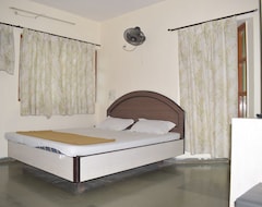 Hotel Guruji (Alibaug, India)