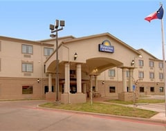 Khách sạn Nature Inn & Suites (Wichita Falls, Hoa Kỳ)