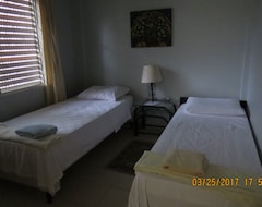 Hostel Hotel Solar dos Tchuccos (Uruguaiana, Brazil)