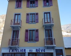 Hotel L'atelier du rêve (Brides-Les-Bains, France)