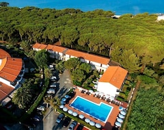Khách sạn Oleandri Suite Hotel (Cecina, Ý)