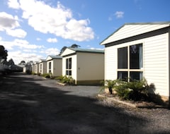 Resort Strahan Beach Tourist Park (Strahan, Australia)