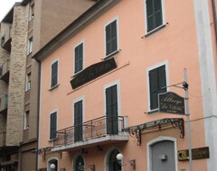 Khách sạn Albergo La Villetta (Sarzana, Ý)
