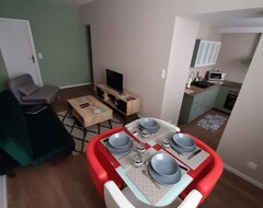Toàn bộ căn nhà/căn hộ Apartment 101 In Refined Color (Bourg-Saint-Andéol, Pháp)