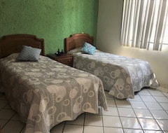 Khách sạn Habitaciones Confortables (Colima, Mexico)