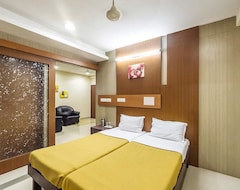 Nhà nghỉ Hotel Maple Leaf (Gandhinagar, Ấn Độ)