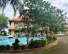 Hotel RedDoorz Plus near Tugu Mercusuar Anyer (Anyer, Indonezija)