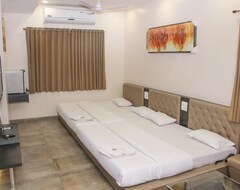 Khách sạn Paradise (Ahmednagar, Ấn Độ)