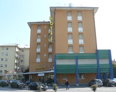 Khách sạn Europa (Cento, Ý)