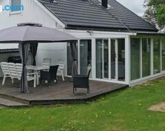 Toàn bộ căn nhà/căn hộ Cozy 4-bedroom Villa Free Parking Big Garden ++ (Falköping, Thụy Điển)