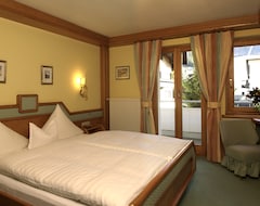 Khách sạn Quality Hosts Arlberg - Larchenhof (St. Anton am Arlberg, Áo)