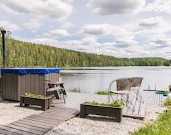 Entire House / Apartment Holiday Home Villa Ahomoisio (Lavia, Finland)
