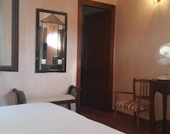 Hotelli La Tana Di Li Mazzoni (Trinità d'Agultu e Vignola, Italia)