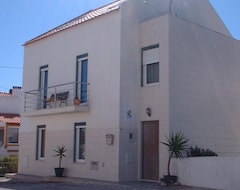 Majatalo Peniche Surf Lodge 1 (Peniché, Portugali)