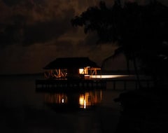 Khách sạn Dolphin Blue Paradise (Bocas del Toro, Panama)