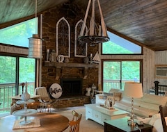 Toàn bộ căn nhà/căn hộ Professionally Decorated Mountain Cottage With Seasonal Views Of Lake Santeetlah (Robbinsville, Hoa Kỳ)
