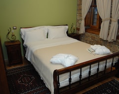 Serviced apartment Roes Suites (Loutraki, Greece)