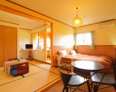 Hotel Funny Inn (Nagano, Japón)