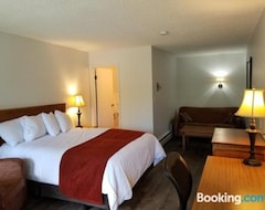 Hotel Schott's Lake Conference & Resort (Sundre, Kanada)
