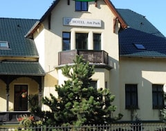 Khách sạn Hotel am Park (Pasewalk, Đức)