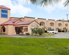 Hotel Travelodge By Wyndham Fort Myers Airport (Fort Myers, Sjedinjene Američke Države)