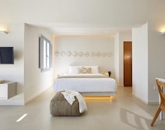 Căn hộ có phục vụ Nova Luxury Suites (Pyrgos, Hy Lạp)