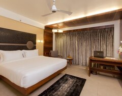 Khách sạn Hotel Cosmopolitan Ahmedabad (Ahmedabad, Ấn Độ)