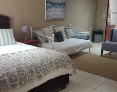 Hotel Marjaniek Guest House & Game Lodge (Rustenburg, South Africa)