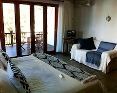Khách sạn Crawford's Beach Lodge (Gonubie, Nam Phi)