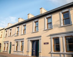 Aparthotel Town Square Holiday Homes (Lisdoonvarna, Irska)