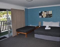 Hotelli Colonial Court Holiday Apartments (Airlie Beach, Australia)