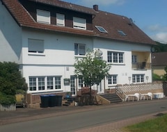 Nhà trọ Pension Hermes (Wallenborn, Đức)