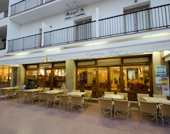 Hotel Hostal Mayol (Santa Eulalia del Rio, Španjolska)