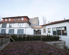 Khách sạn Einhorn  Restaurant Weinbar (Oppenweiler, Đức)