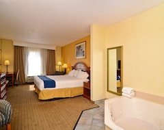 Khách sạn Holiday Inn Express& Suites (Chattanooga, Hoa Kỳ)