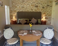 Hotel Bed & Breakfasts - Ilse Garden Chair (La Porcherie, Francuska)