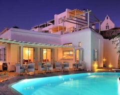 Hotel Deliades (Ornos, Greece)