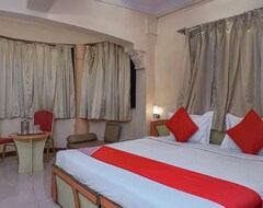 Khách sạn OYO 23711 Hotel Tushar (Pune, Ấn Độ)