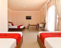 Khách sạn RedDoorz Premium near El Tari International Airport (Ruteng, Indonesia)
