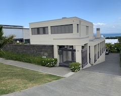 Toàn bộ căn nhà/căn hộ Luxury Clifftop Guest Suite By The Sea (Long Bay, New Zealand)