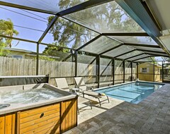 Toàn bộ căn nhà/căn hộ Largo Home With Pool And Hot Tub 4 Mi To Beach! (Largo, Hoa Kỳ)