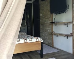 Khách sạn Apartments Shine (Kolašin, Montenegro)