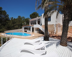 Casa/apartamento entero Private Villa With Pool, Only 400m From Cala Gracio Beach (Ibiza, España)