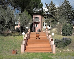 Khách sạn Cavallino blu (Volterra, Ý)
