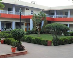 Khách sạn Hotel Goverdhan Tourist Complex (Fatehpur Sikri, Ấn Độ)