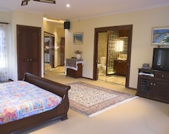 Bed & Breakfast Kingfishers Manor (Noosa, Úc)