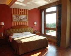 Palazzo Rosenthal Vesuview Hotel & Resort (Trecase, Italy)