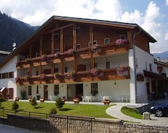 Hotel Baita Dei Pini (Campodolcino, Italy)