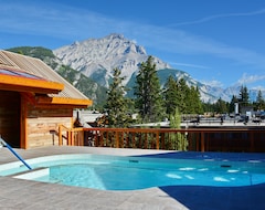 Moose Hotel & Suites (Banff, Canada)